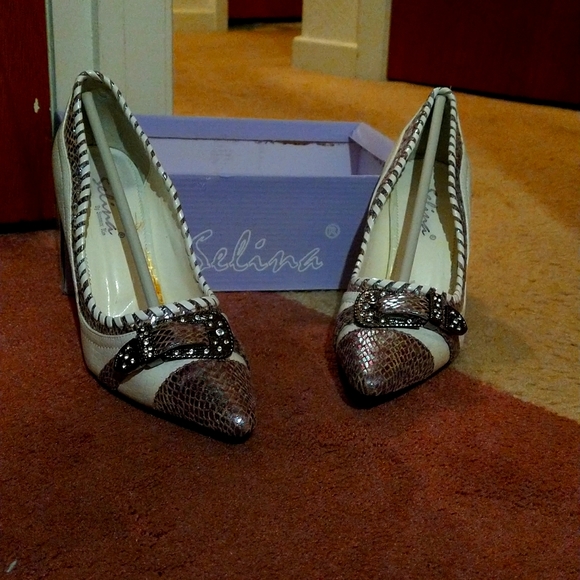 Heels - Picture 1 of 1